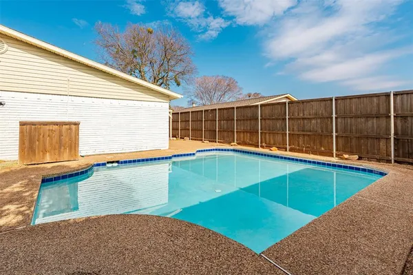 $2,500 | 8822 Miami Drive, Rowlett, TX 75088