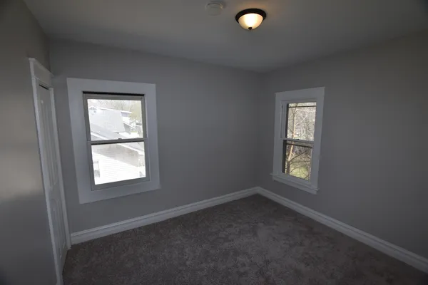 $1,450 | 545 Hammond Avenue, Unit 3, Aurora, IL 60506