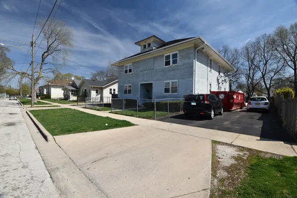 $1,450 | 545 Hammond Avenue, Unit 3, Aurora, IL 60506