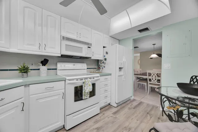 $2,500 | 3492 Northeast Causeway Boulevard, Unit 103, Jensen Beach, FL 34957