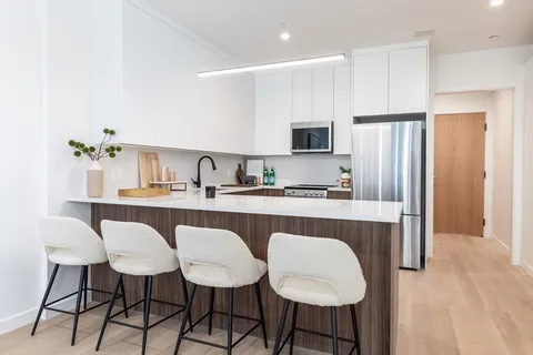 $1,450,000 | 1395 Washington Street, Unit 302, Boston, MA 02118
