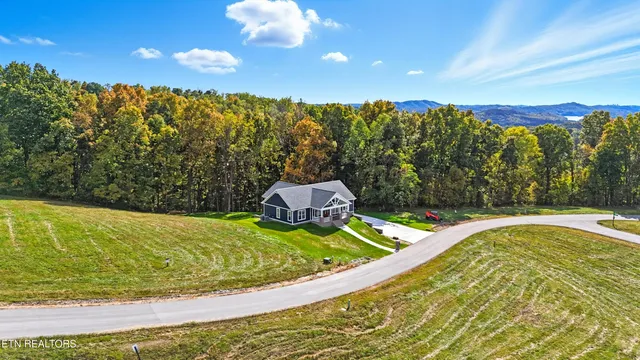 $699,000 | 135 Jade Lane, New Tazewell, TN 37825