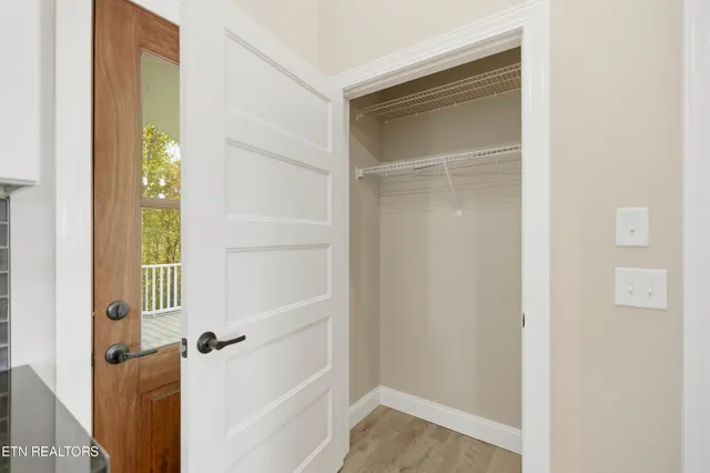 $699,000 | 135 Jade Lane, New Tazewell, TN 37825