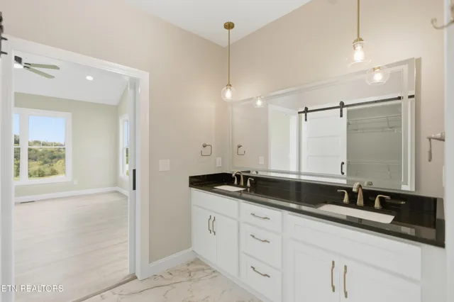 $699,000 | 135 Jade Lane, New Tazewell, TN 37825