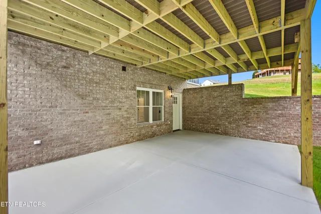 $699,000 | 135 Jade Lane, New Tazewell, TN 37825