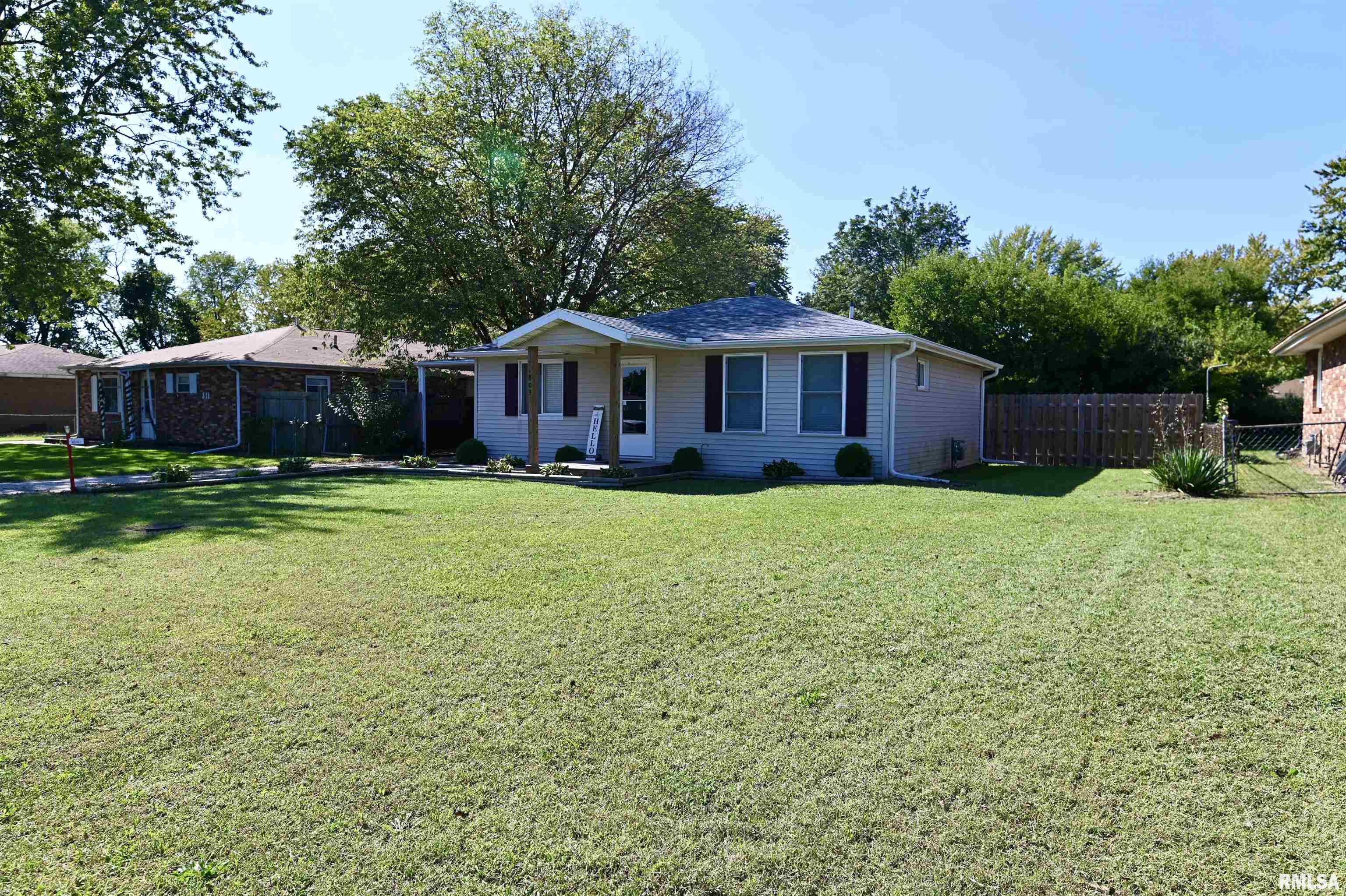 809 Meadow Lane Manito, IL 61546 - Photo 11 of 22 Gallery Image 11