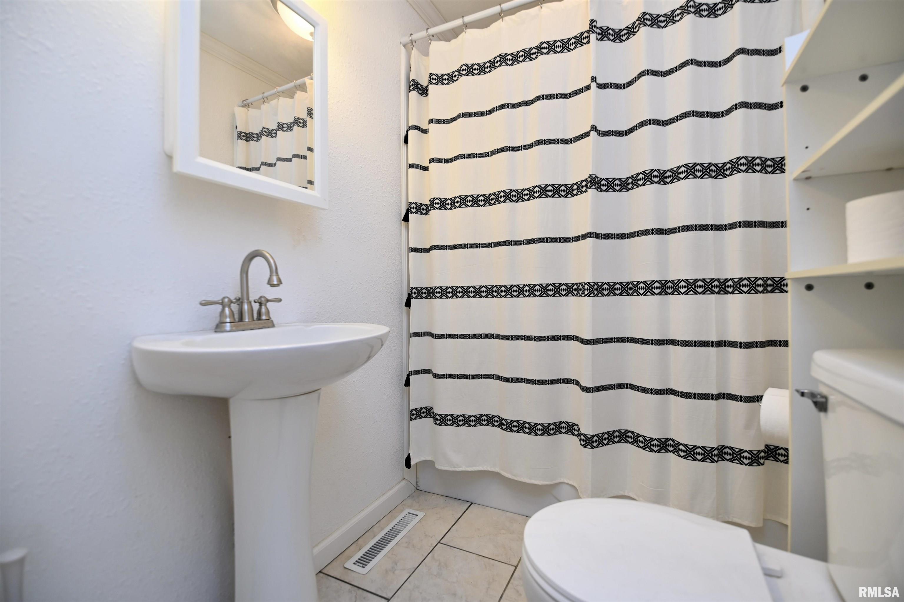 809 Meadow Lane Manito, IL 61546 - Photo 19 of 22 Gallery Image 19
