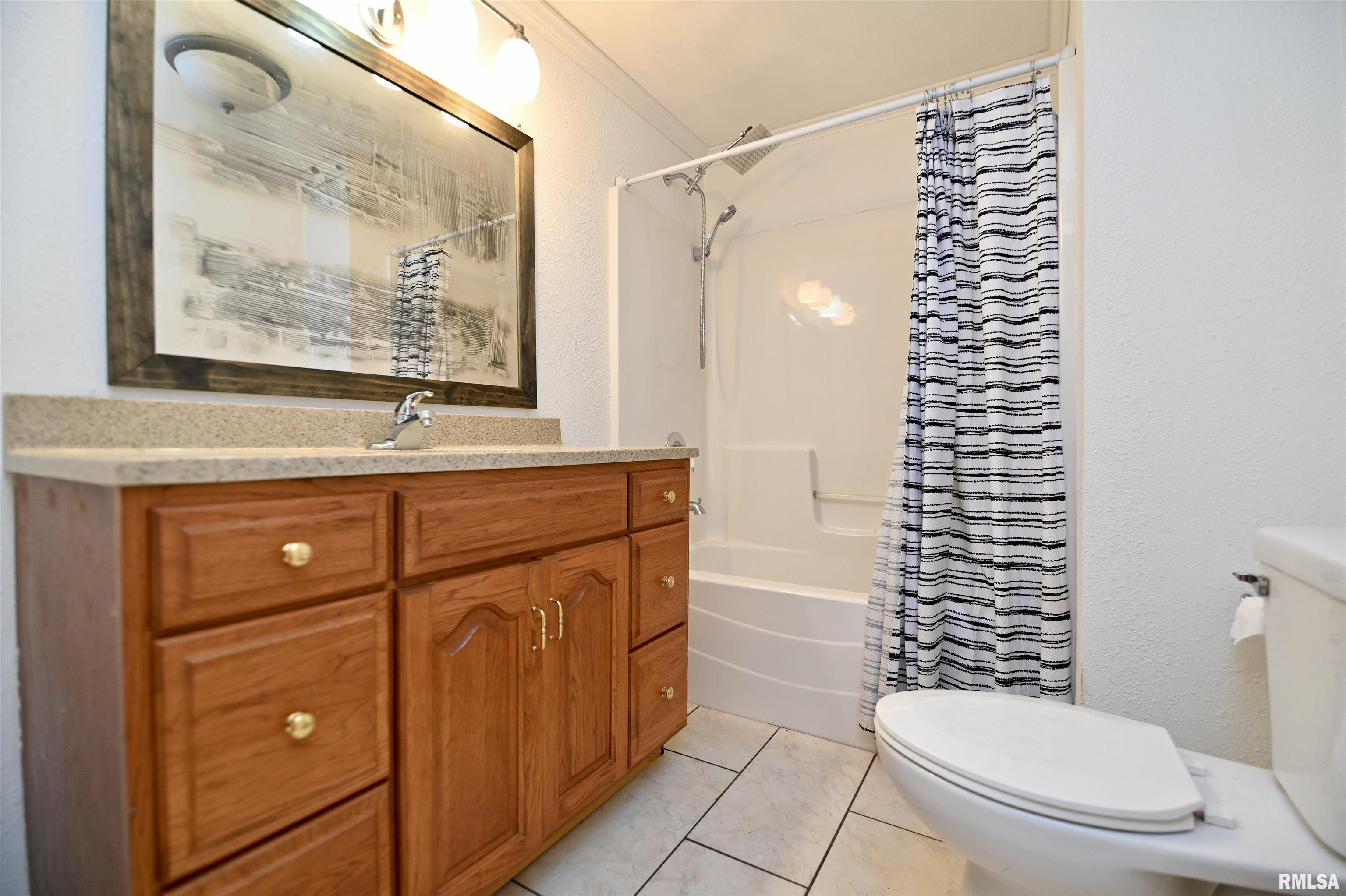 809 Meadow Lane Manito, IL 61546 - Photo 5 of 22 Gallery Image 5