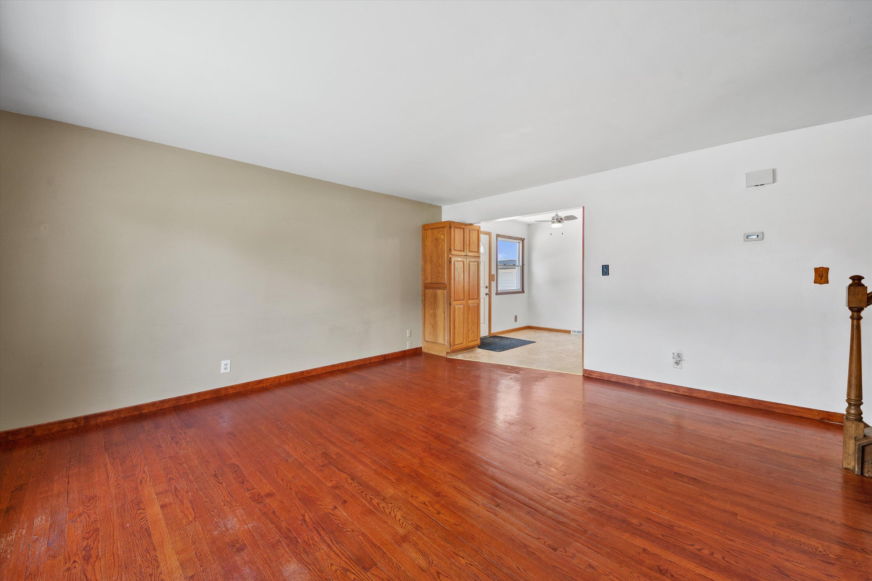 2510 Bittersweet Court Caledonia, WI 53402 - Photo 4 of 29 02-DSC9796