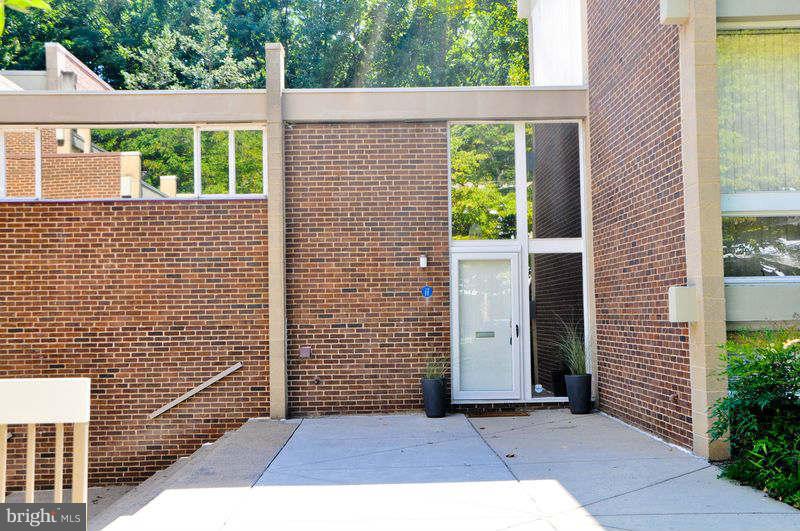11511 Maple Ridge Road Reston, VA 20190 - Photo 1 of 25 Exterior (Front)