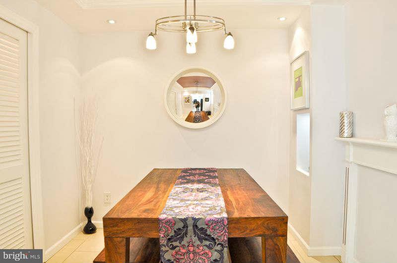 11511 Maple Ridge Road Reston, VA 20190 - Photo 8 of 25 Dining Room