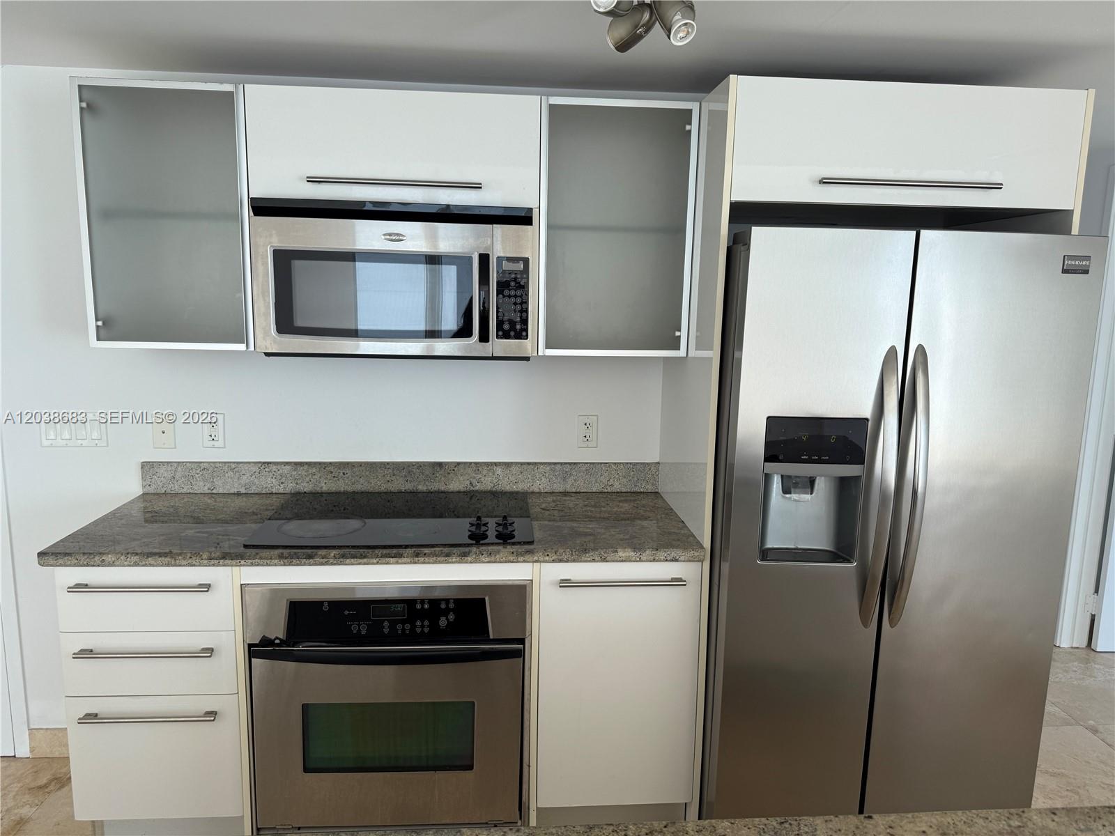 185 Southwest 7th Street, Unit 3311 Miami, FL 33130 - Photo 6 of 14