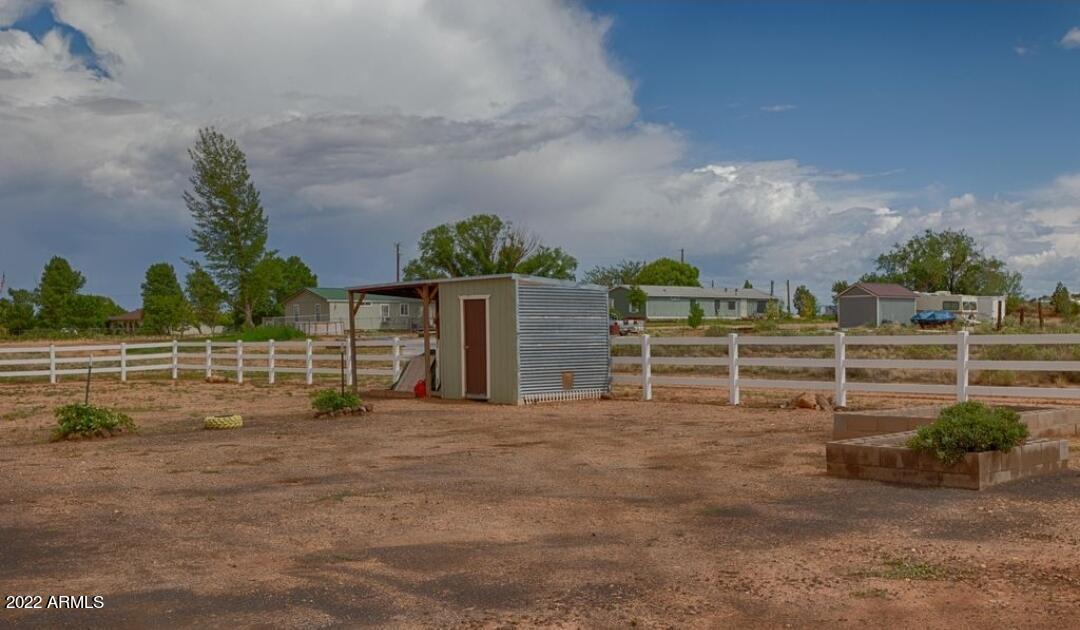 241 Pinedale Road Taylor, AZ 85939 - Photo 8 of 16 15