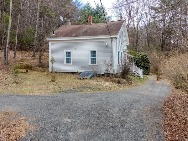 $329,000 | 118 North Leverett Road, Leverett, MA 01054