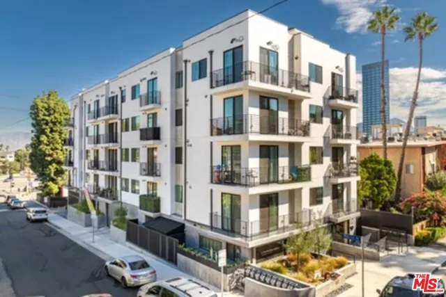 $4,500 | 10867 Fruitland Drive, Unit 501, Studio City, CA 91604