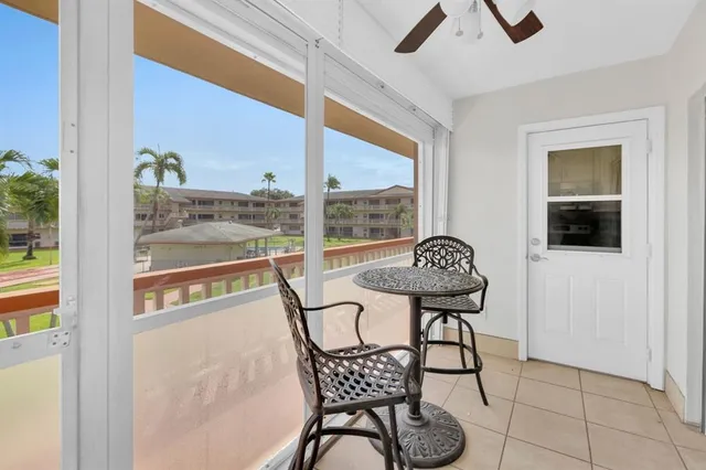 $129,500 | 5300 Washington Street, Unit D206, Hollywood, FL 33021