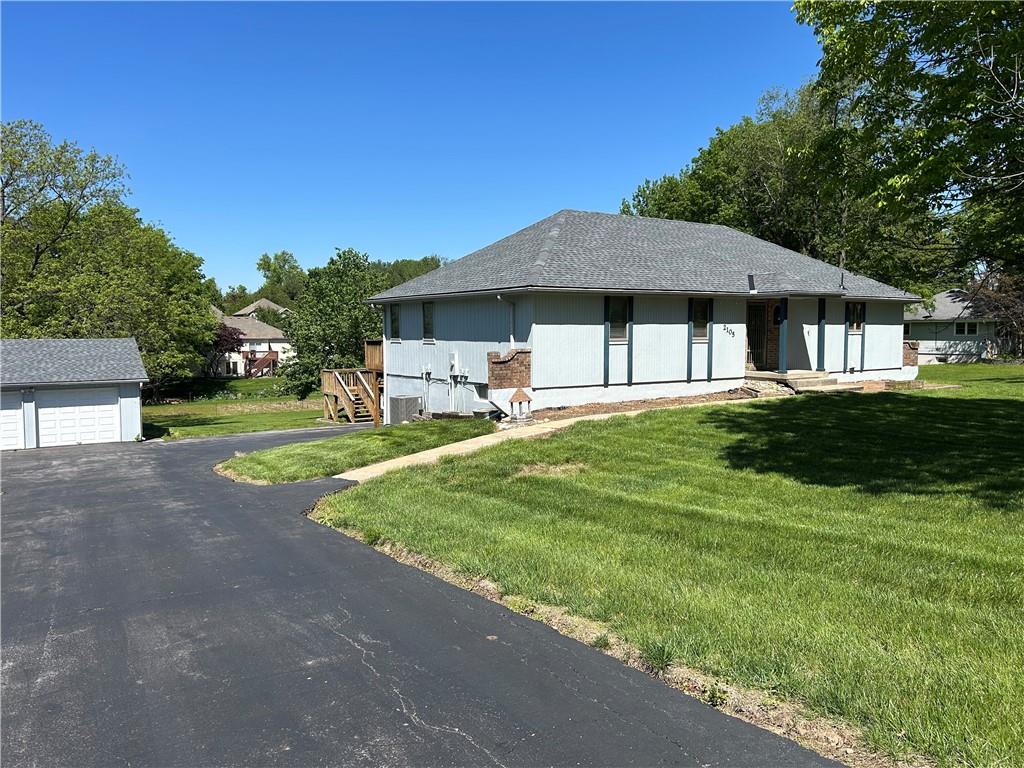 2105 Northeast Porter Road Blue Springs, MO 64014 - Photo 2 of 7