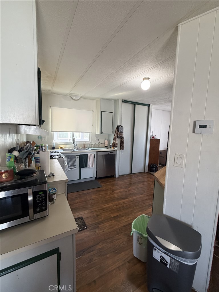 3700 Olds Road, Unit 38 Oxnard, CA 93033 - Photo 11 of 26 Kitchen.