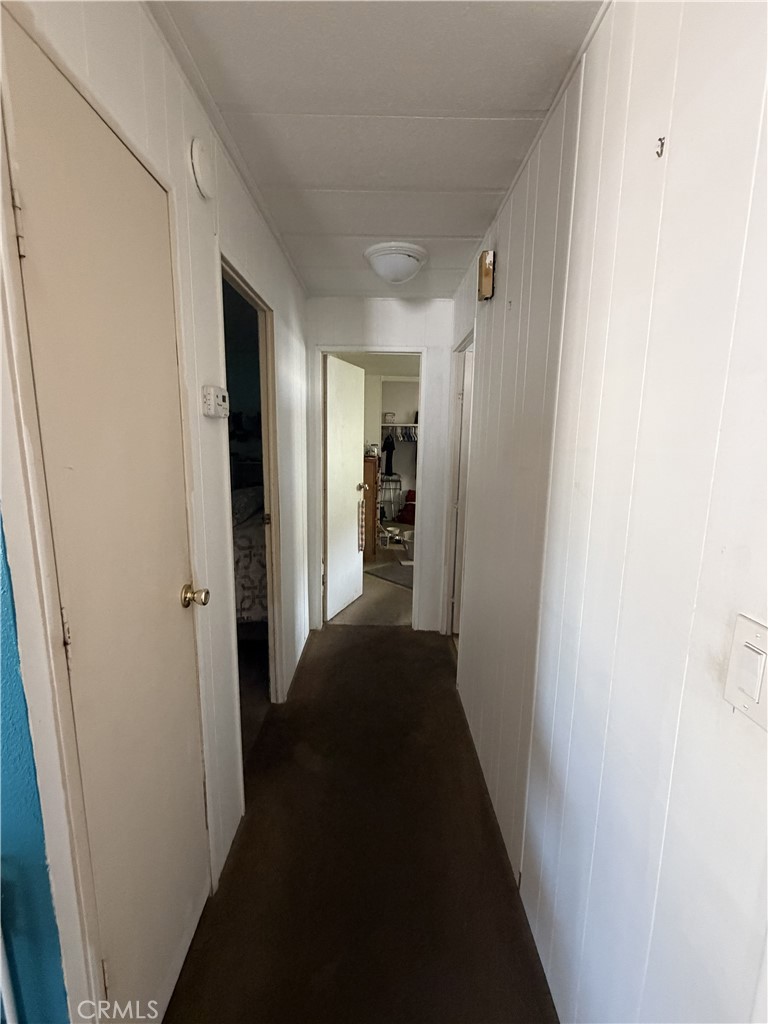3700 Olds Road, Unit 38 Oxnard, CA 93033 - Photo 12 of 26 Hallway to the bedrooms.