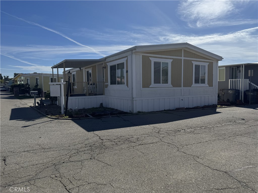 3700 Olds Road, Unit 38 Oxnard, CA 93033 - Photo 25 of 26 Corner lot view.