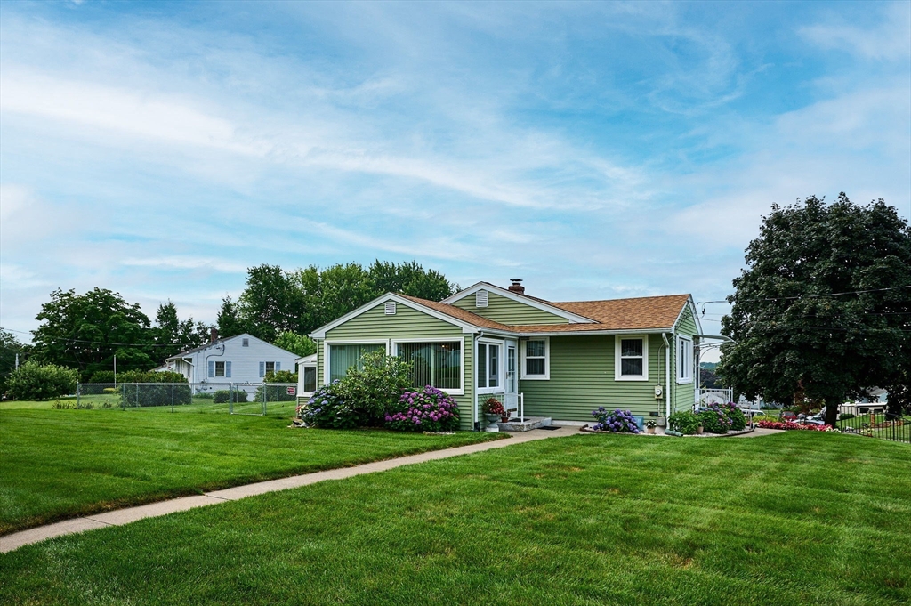 112 Beesley Avenue Chicopee, MA 01013 - Photo 2 of 33