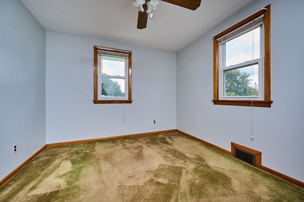 112 Beesley Avenue Chicopee, MA 01013 - Photo 21 of 33