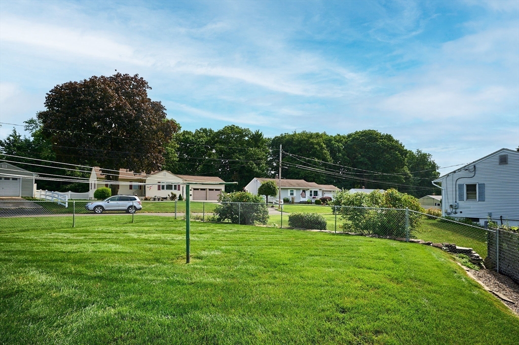 112 Beesley Avenue Chicopee, MA 01013 - Photo 26 of 33