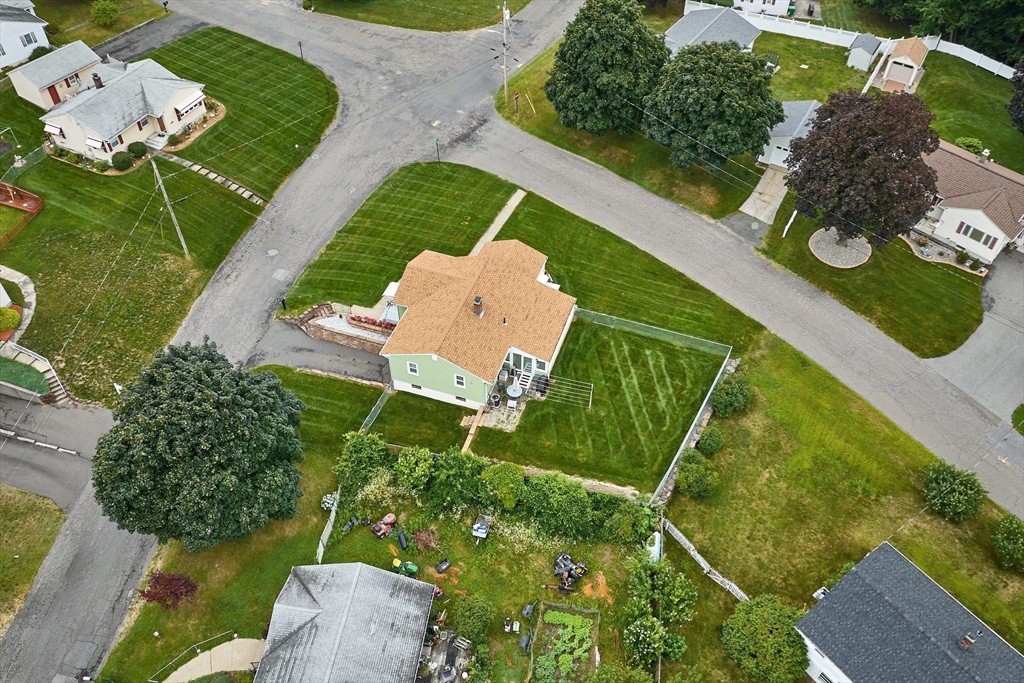 112 Beesley Avenue Chicopee, MA 01013 - Photo 27 of 33