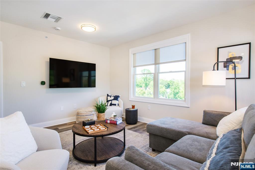 246 Main Street, Unit 402 Chatham, NJ 07928 - Photo 18 of 45