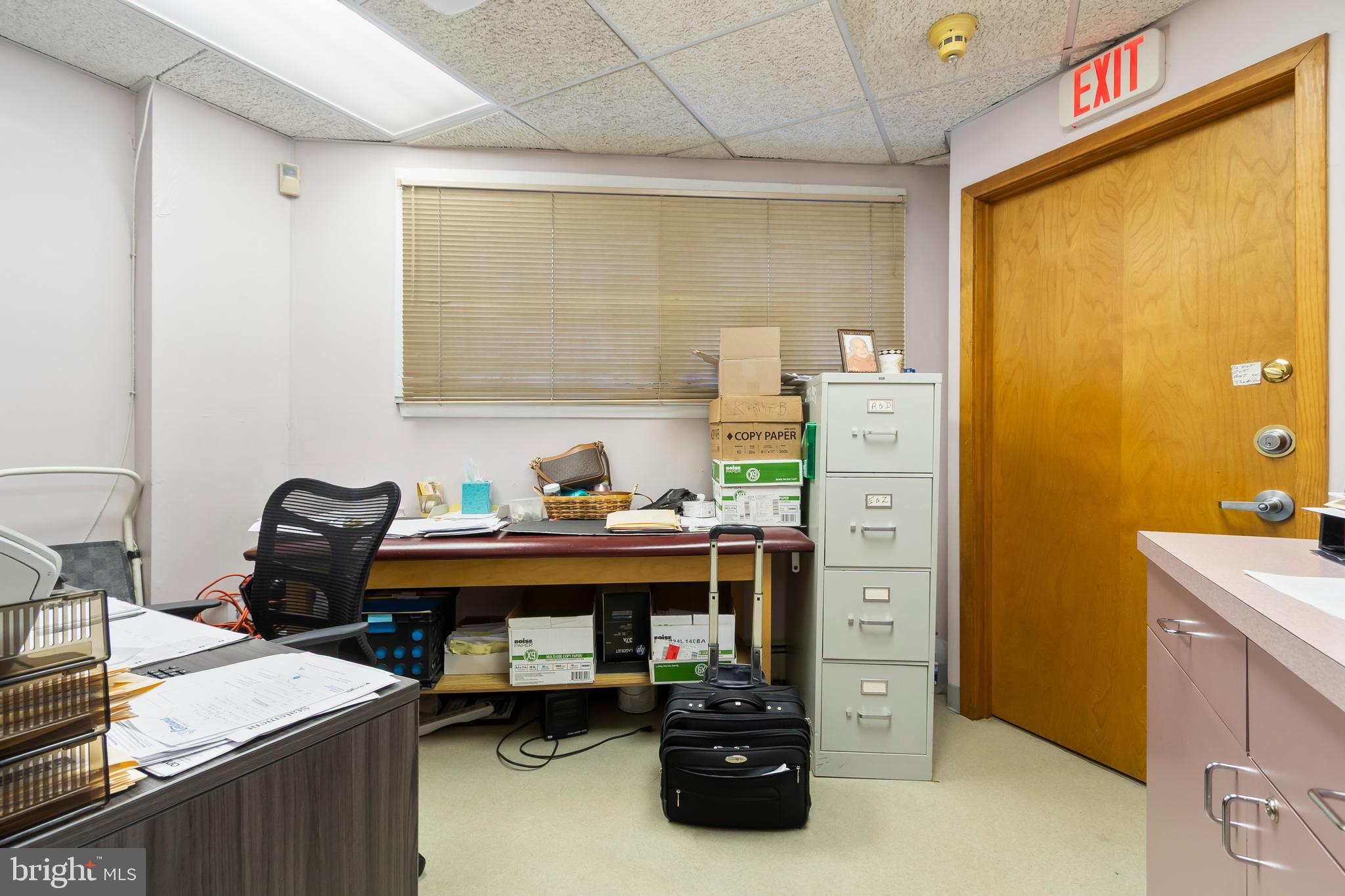 1816-18 East Passyunk Avenue Philadelphia, PA 19148 - Photo 11 of 58 a room with a table and chairs