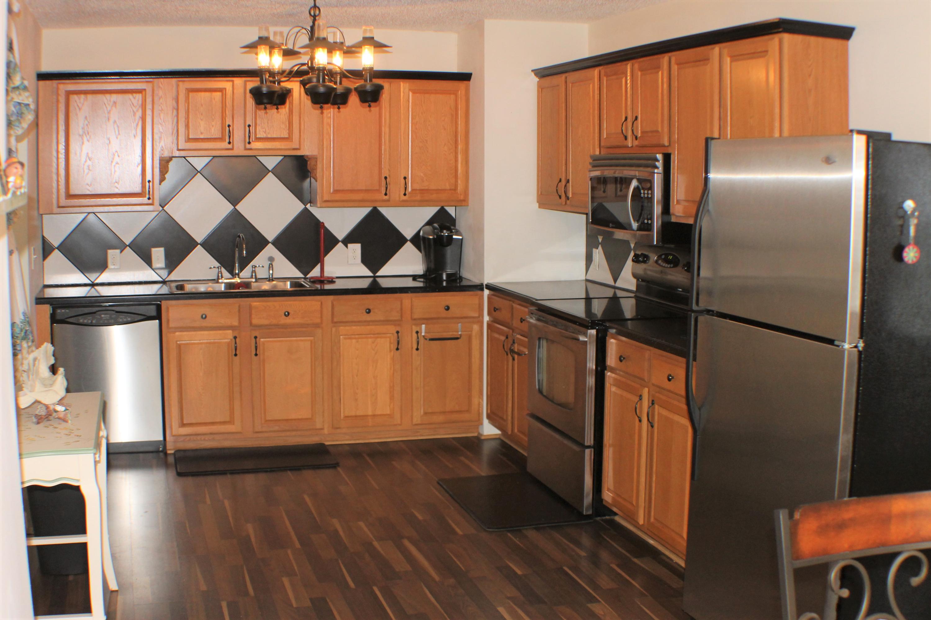 4820 Chesterfield Road North Charleston, SC 29405 - Photo 4 of 12 Kitchen