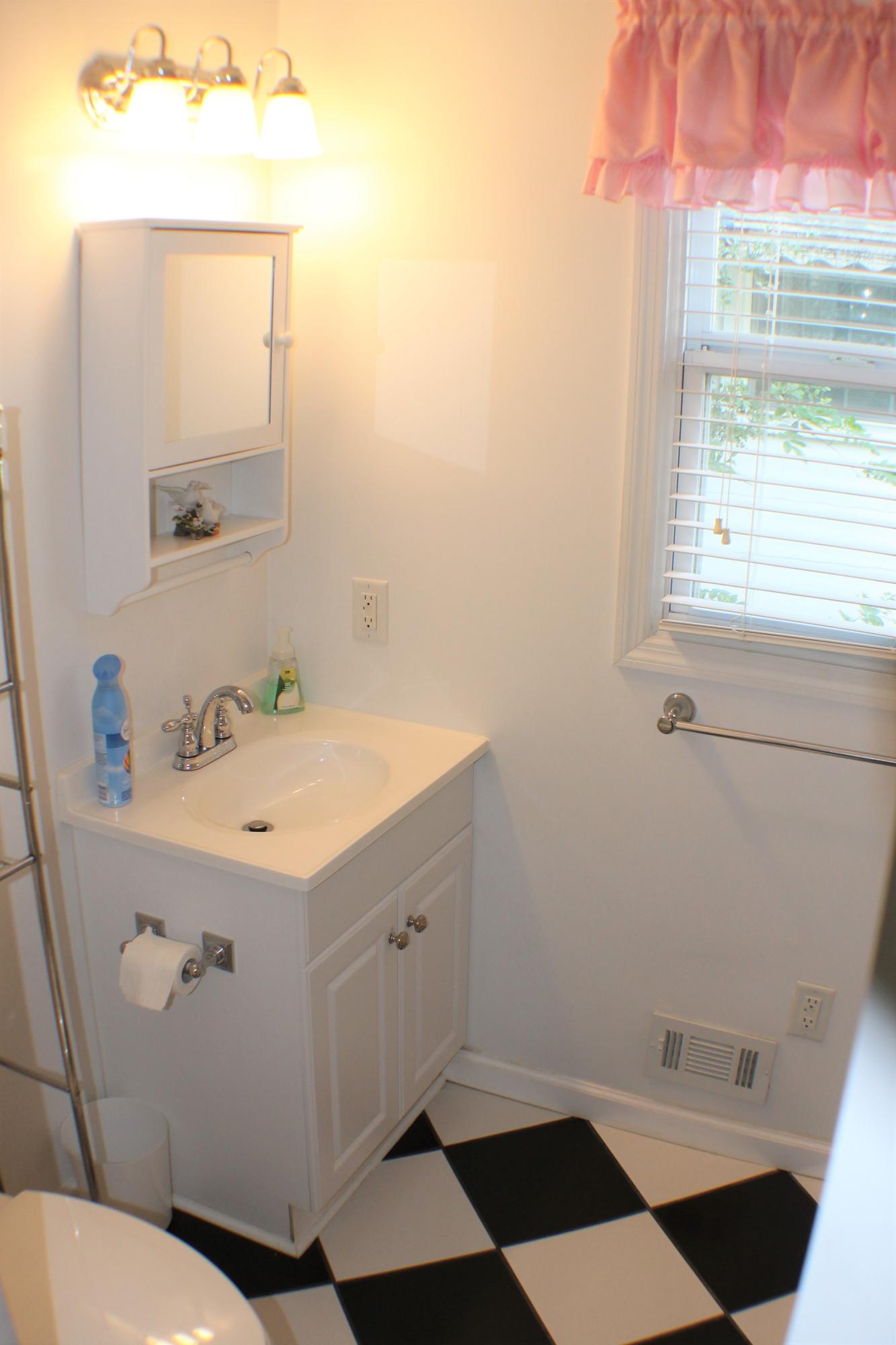 4820 Chesterfield Road North Charleston, SC 29405 - Photo 7 of 12 2nd Bathroom