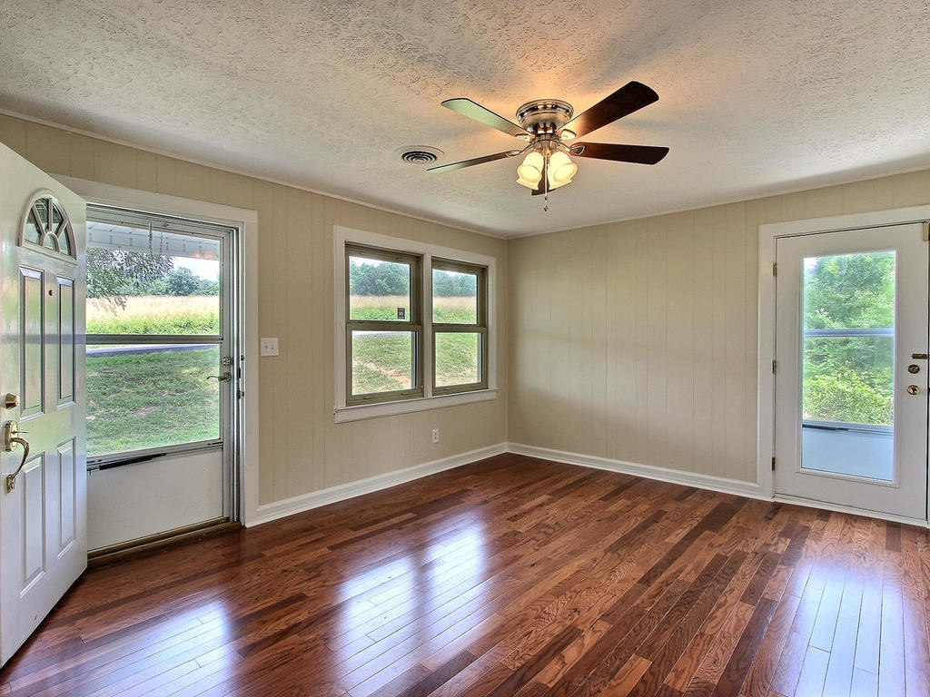 2310 Devault Bridge Road Piney Flats, TN 37686 - Photo 3 of 30 New windows