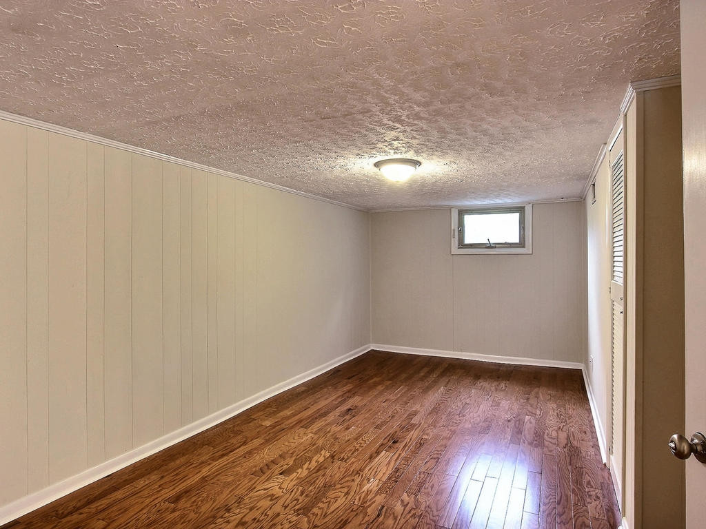 2310 Devault Bridge Road Piney Flats, TN 37686 - Photo 23 of 30 Down stairs bedroom