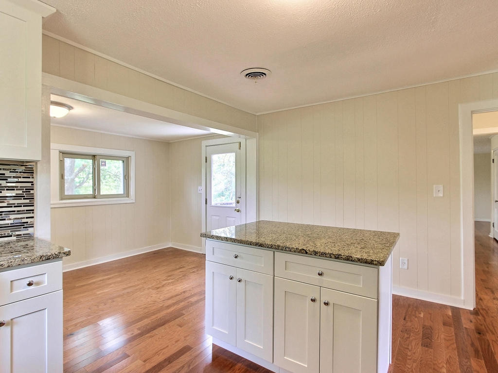 2310 Devault Bridge Road Piney Flats, TN 37686 - Photo 9 of 30 Island in kitchen