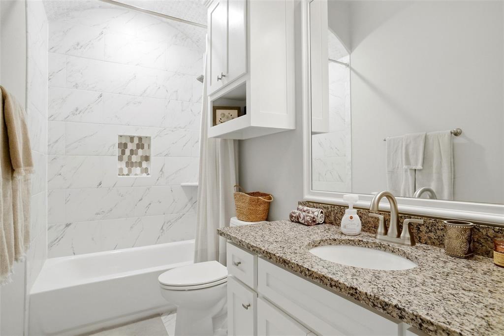 952 Sam Street Springtown, TX 76082 - Photo 31 of 40 Hall Bathroom