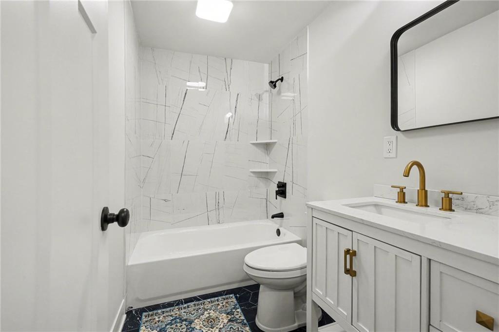 5312 Reeds Road Mission, KS 66202 - Photo 17 of 28