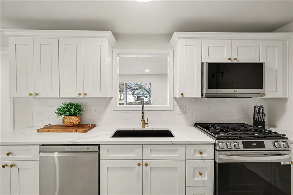 5312 Reeds Road Mission, KS 66202 - Photo 4 of 28