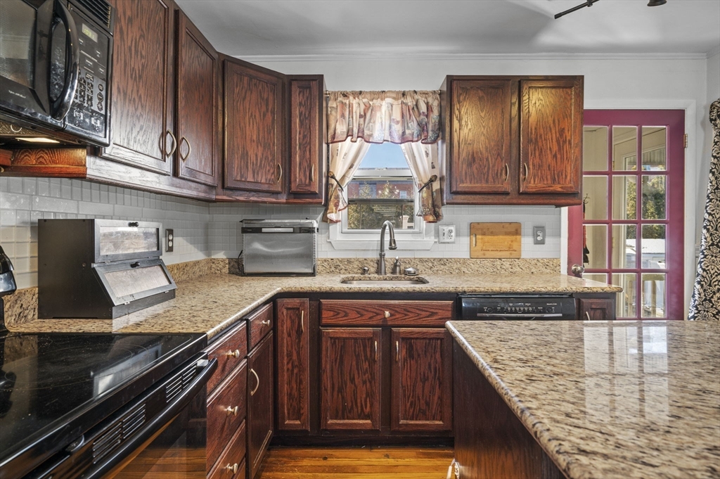 24 Raymond Road Salem, MA 01970 - Photo 11 of 34 Gallery Image 11
