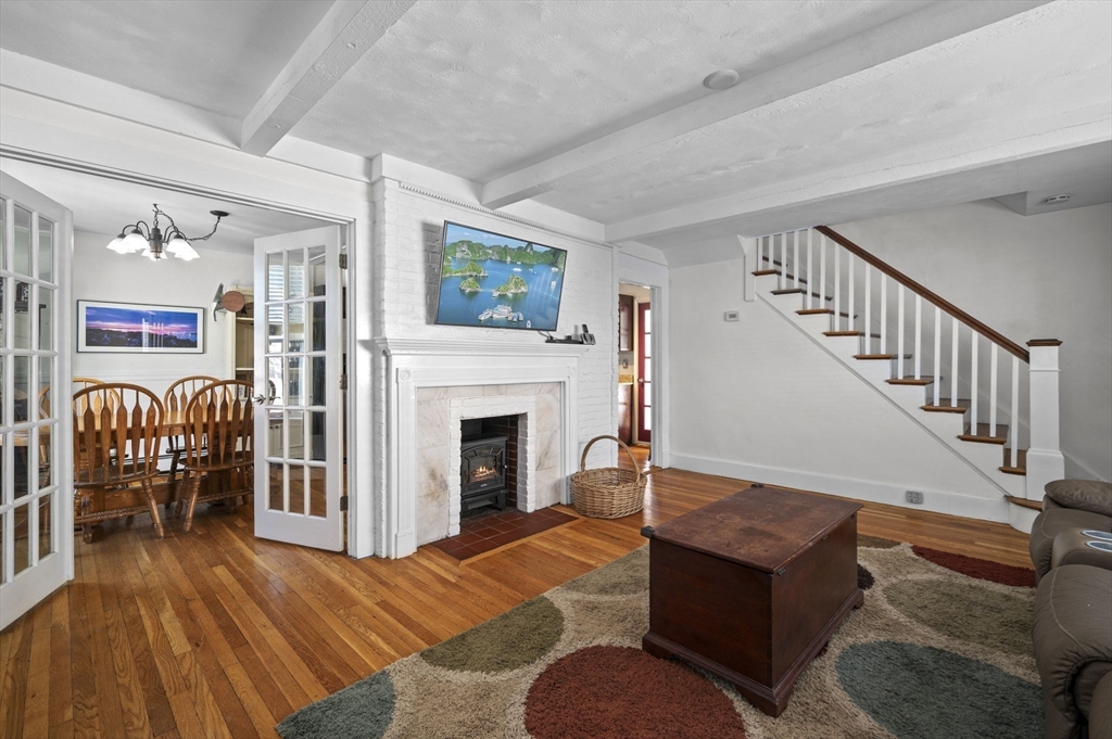 24 Raymond Road Salem, MA 01970 - Photo 5 of 34 Gallery Image 5