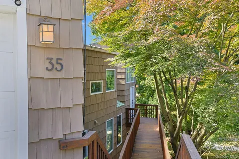 a view of a pathway of a building
