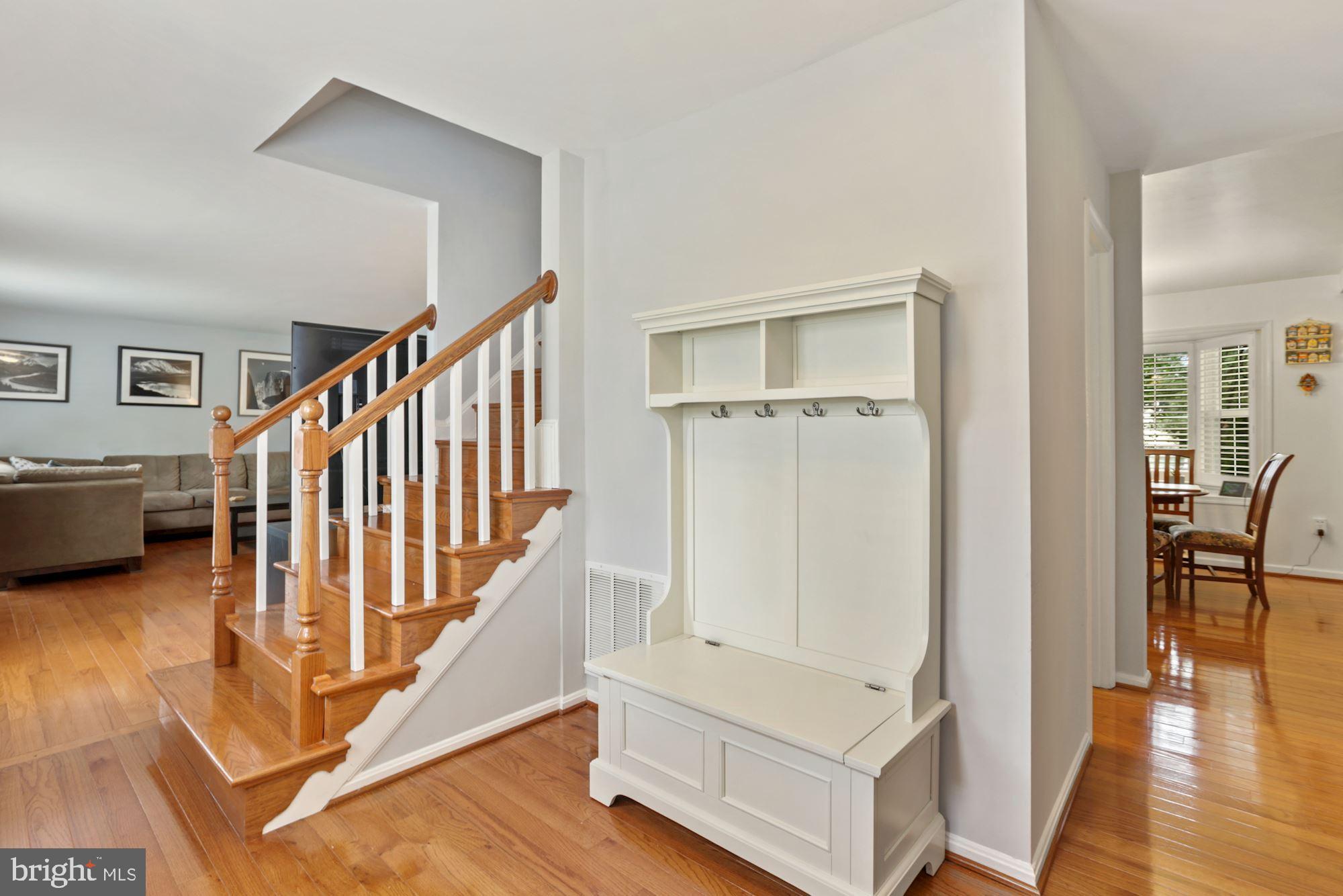 7919 Viola Street Springfield, VA 22152 - Photo 2 of 30 Gallery Image 2