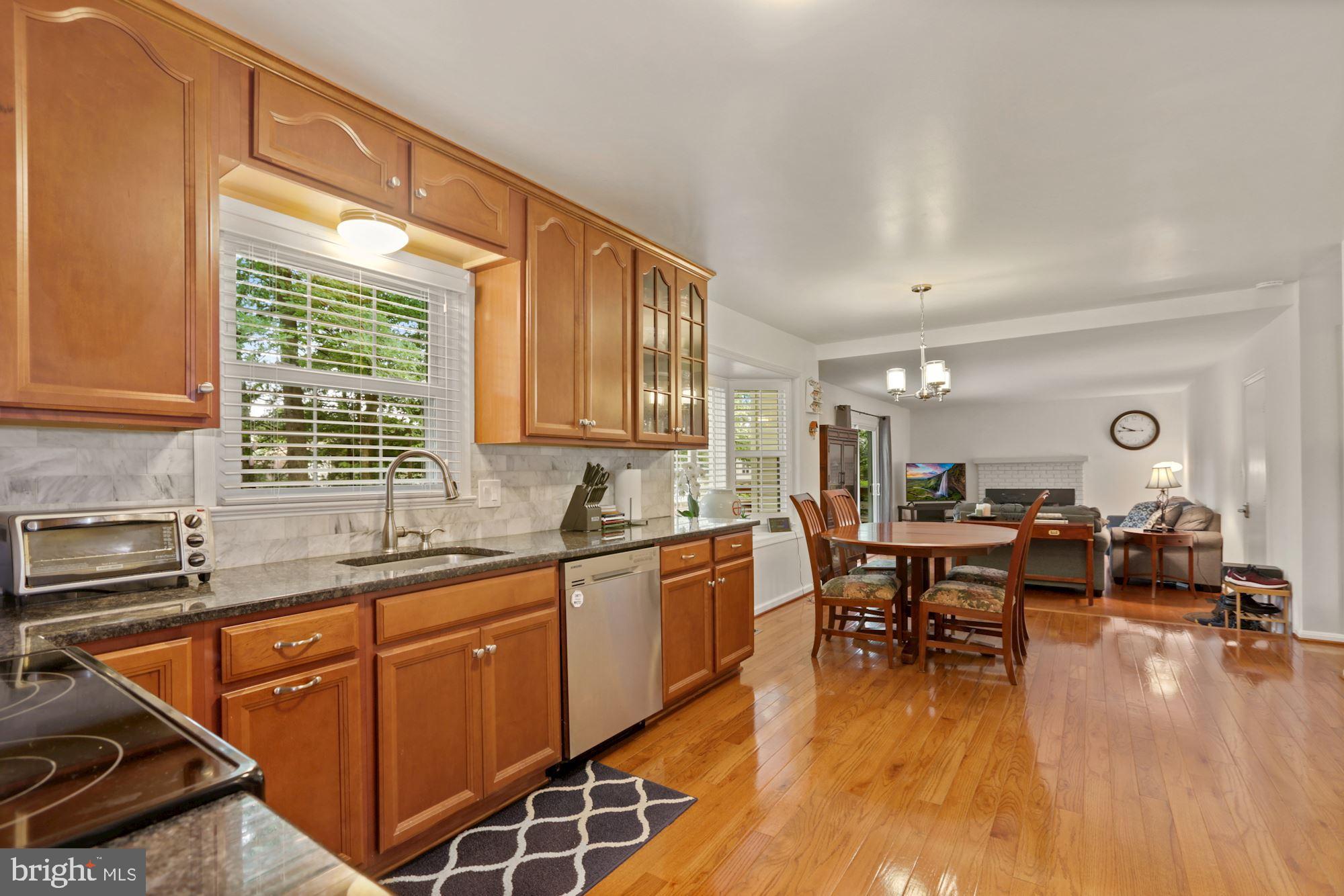 7919 Viola Street Springfield, VA 22152 - Photo 7 of 30 Gallery Image 7