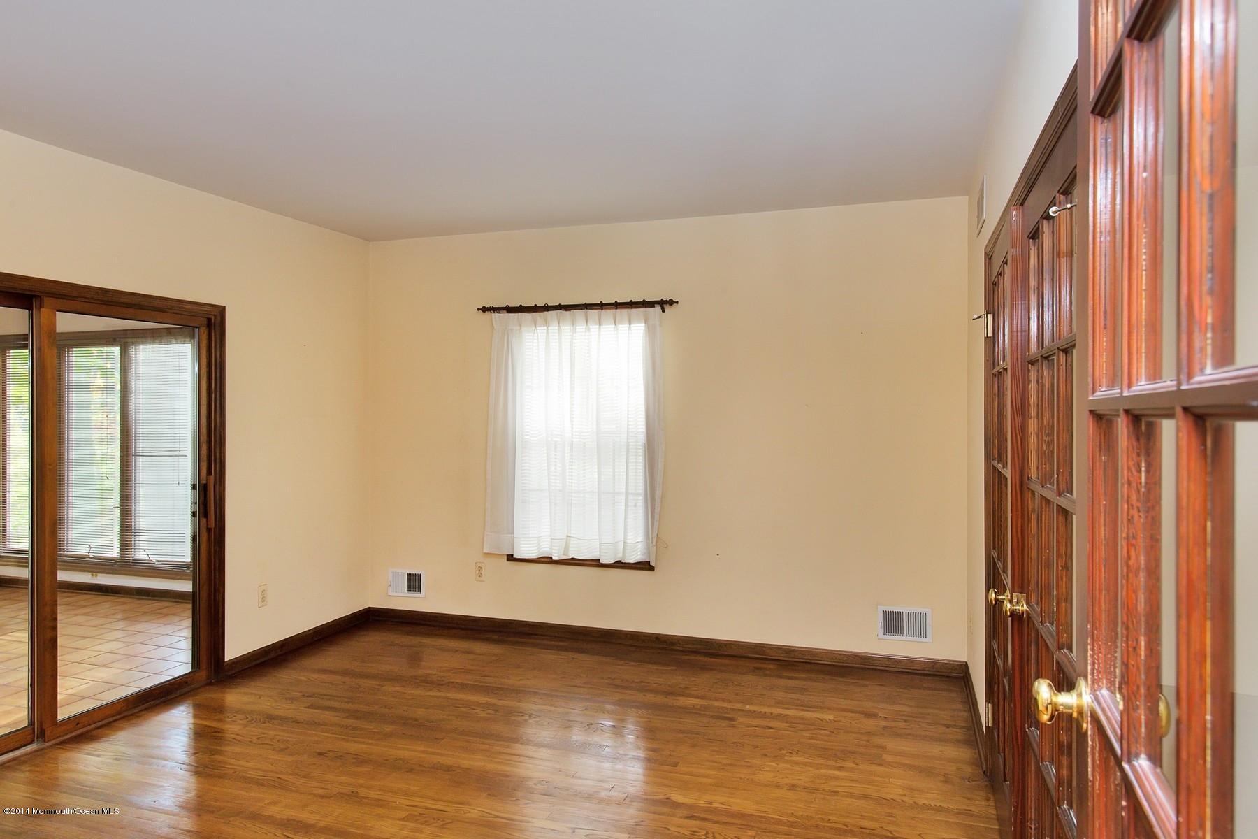 155 Ridge Road Rumson, NJ 07760 - Photo 8 of 33 First Level Office/Den