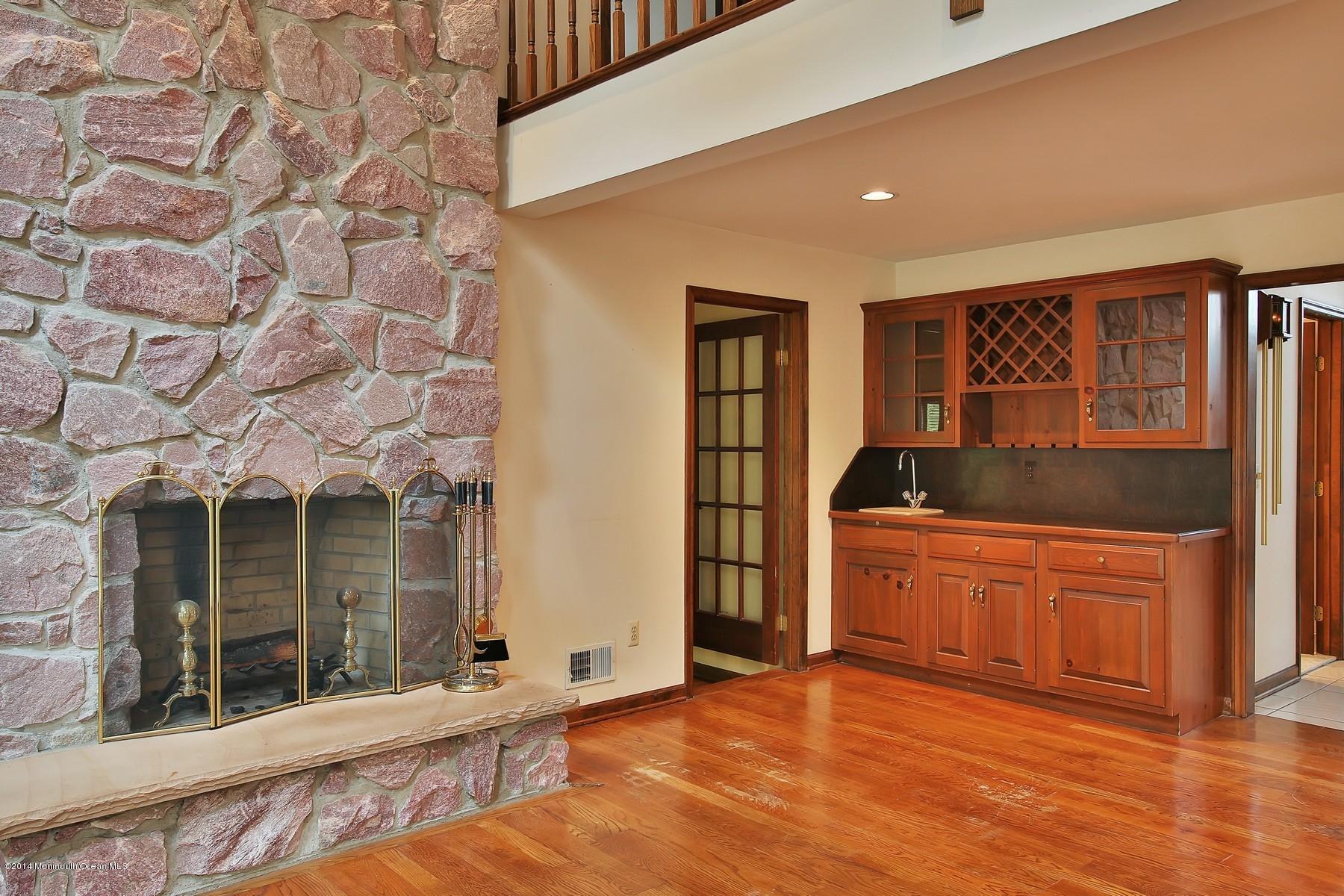155 Ridge Road Rumson, NJ 07760 - Photo 10 of 33 Wet Bar In Great Room