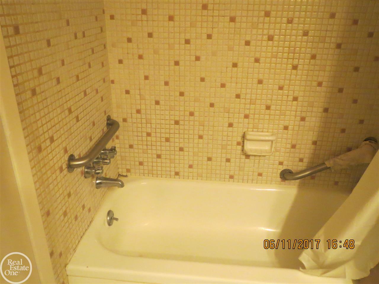 29125 Hayes Road, Unit 9 Warren, MI 48088 - Photo 8 of 14 31322401-7.JPG