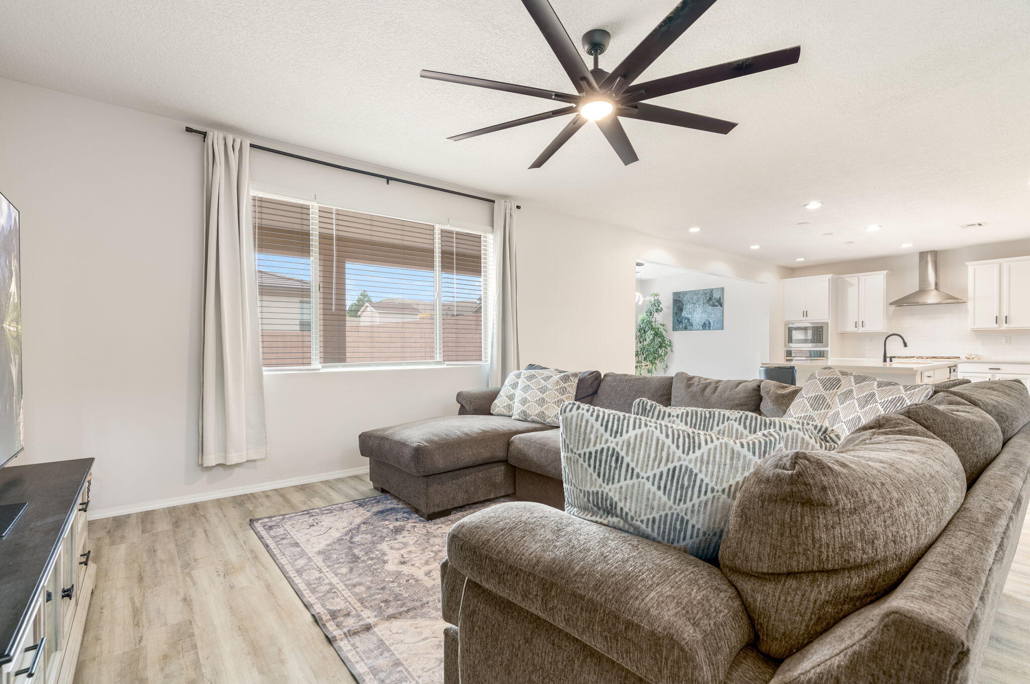 3206 Martuni Street Southeast Rio Rancho, NM 87124 - Photo 10 of 52 Gallery Image 10