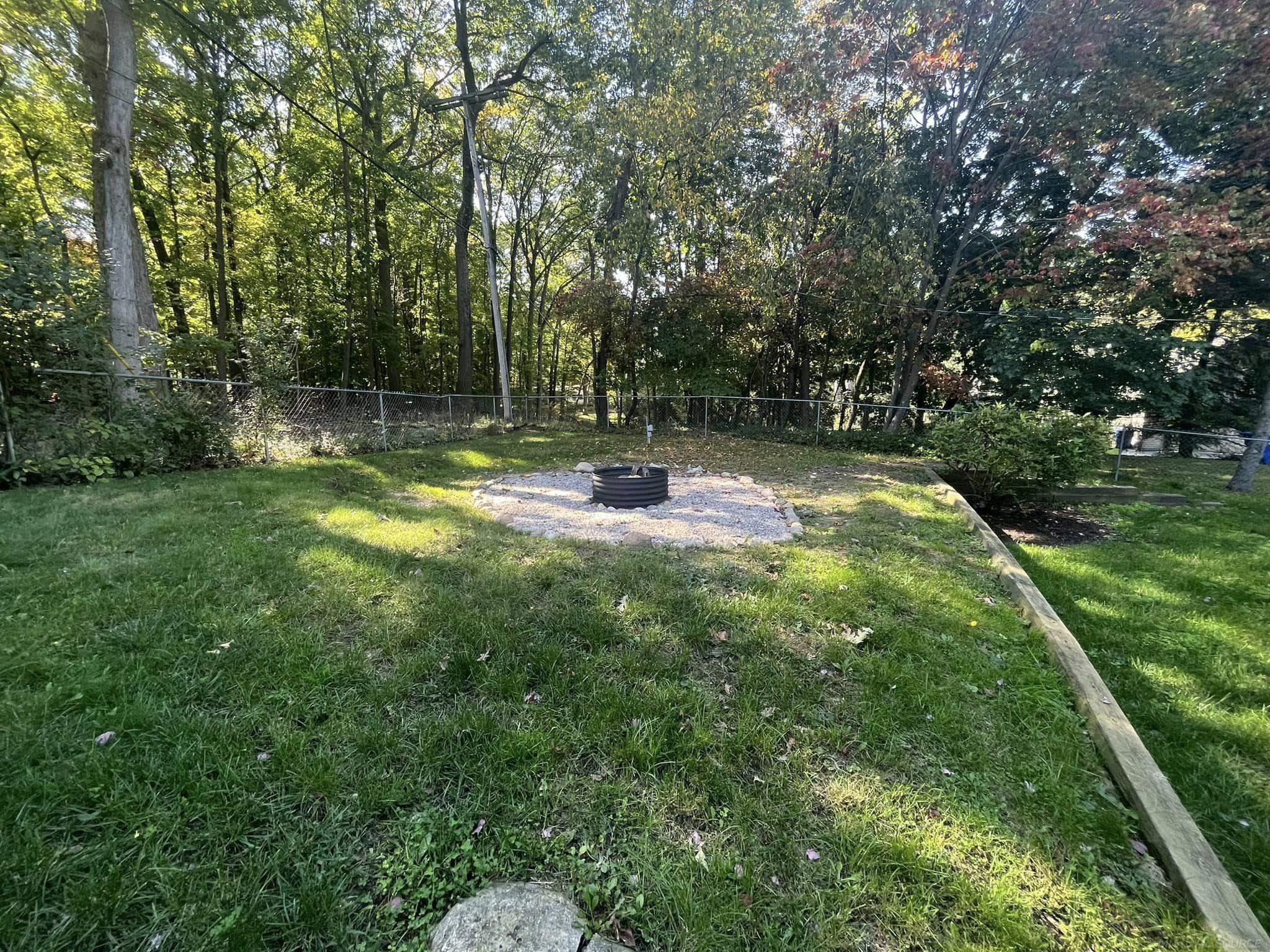 4363 Highfield Road Waterford, MI 48329 - Photo 26 of 29 50124619-25.JPG