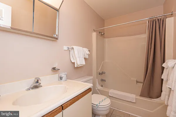 $289,500 | 14409 Lighthouse Avenue, Unit 8, Ocean City, MD 21842