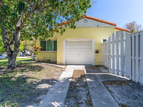$5,950 | 630 Southwest 25th Road, Miami, FL 33129